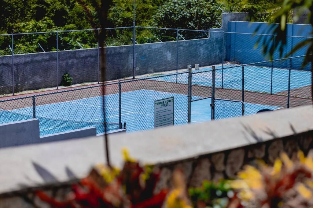 Pyramid Point Manor Villa Ocho Rios Dış mekan fotoğraf