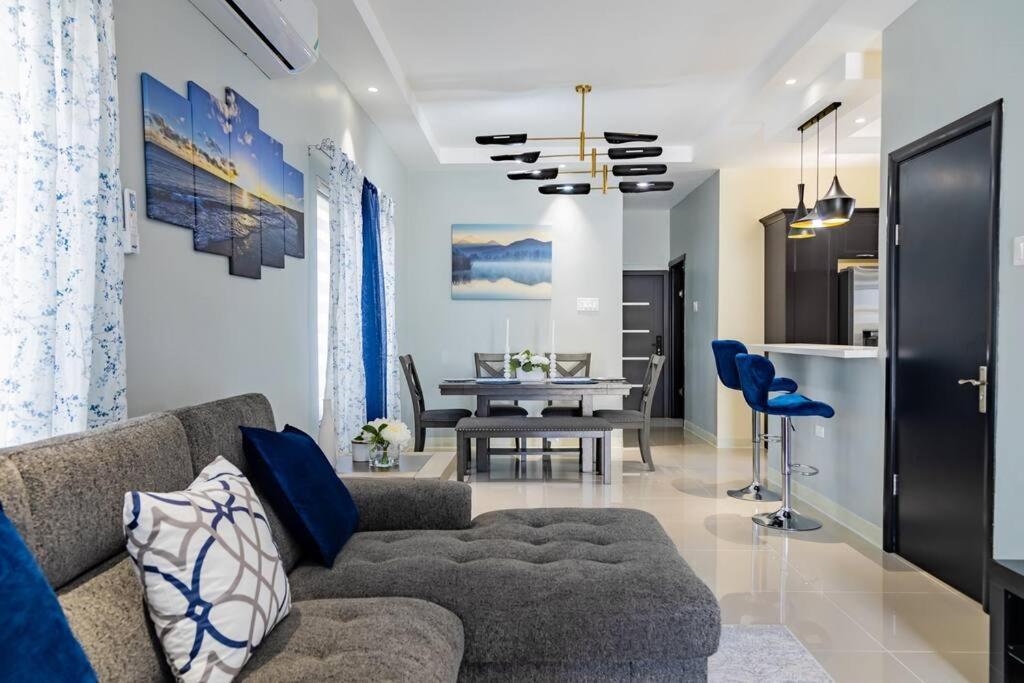 Pyramid Point Manor Villa Ocho Rios Dış mekan fotoğraf
