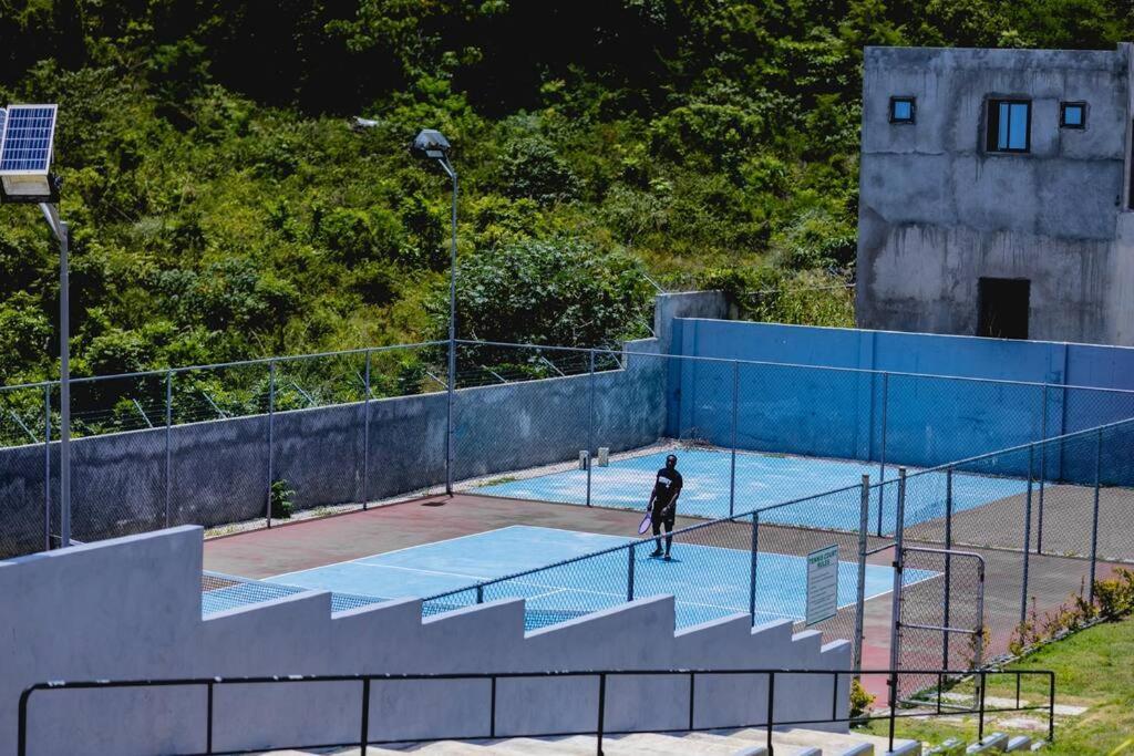 Pyramid Point Manor Villa Ocho Rios Dış mekan fotoğraf